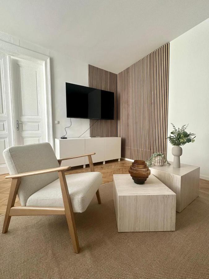 Designer Apartment Near Main Station Wenen Buitenkant foto