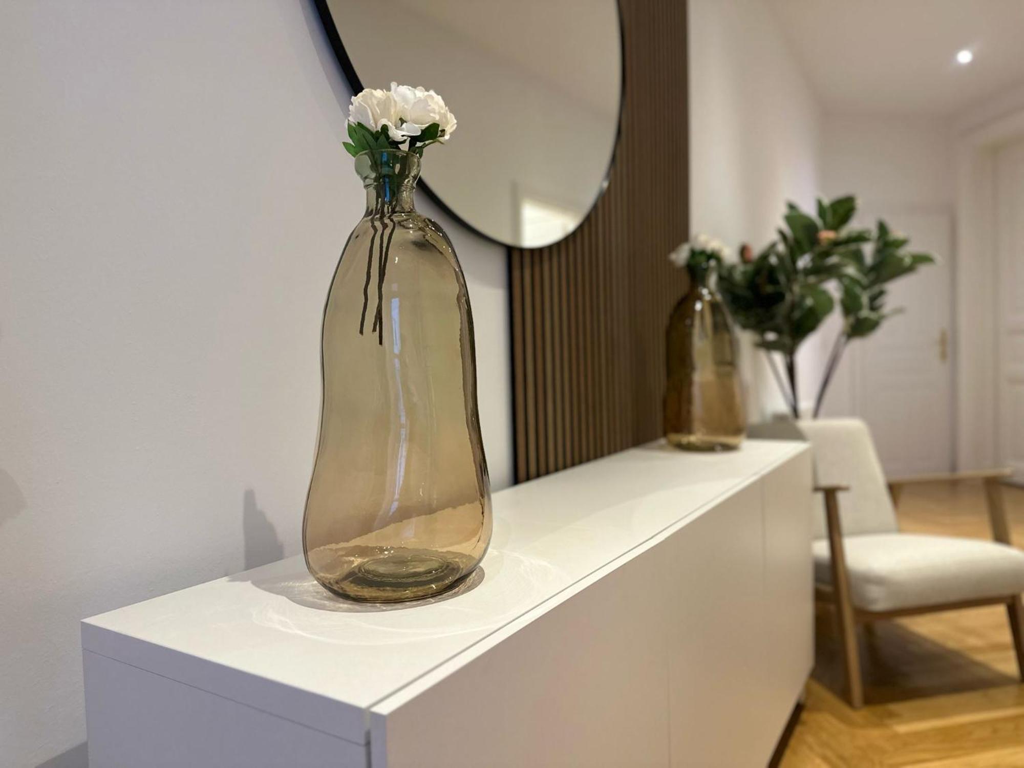 Designer Apartment Near Main Station Wenen Buitenkant foto