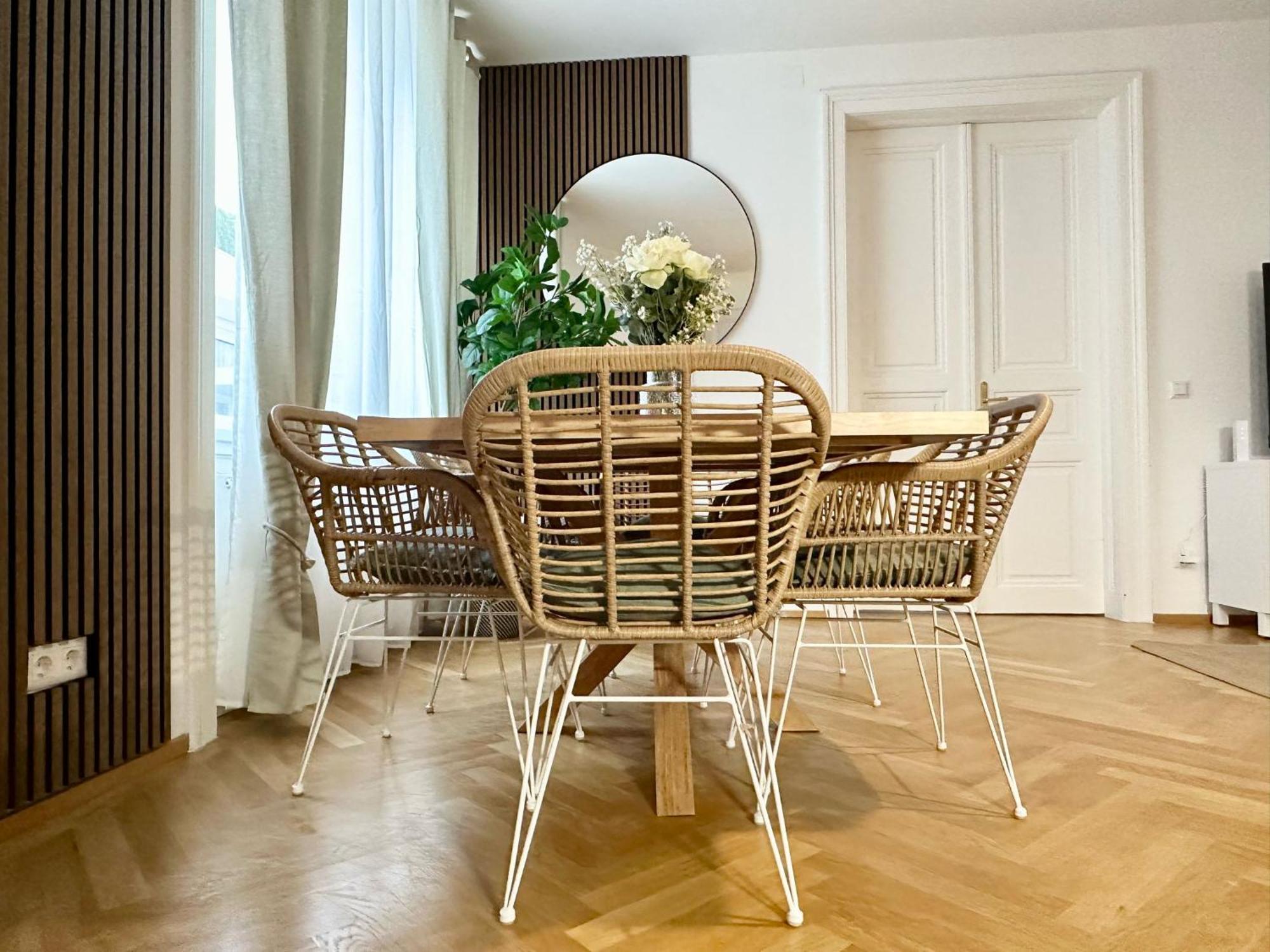 Designer Apartment Near Main Station Wenen Buitenkant foto