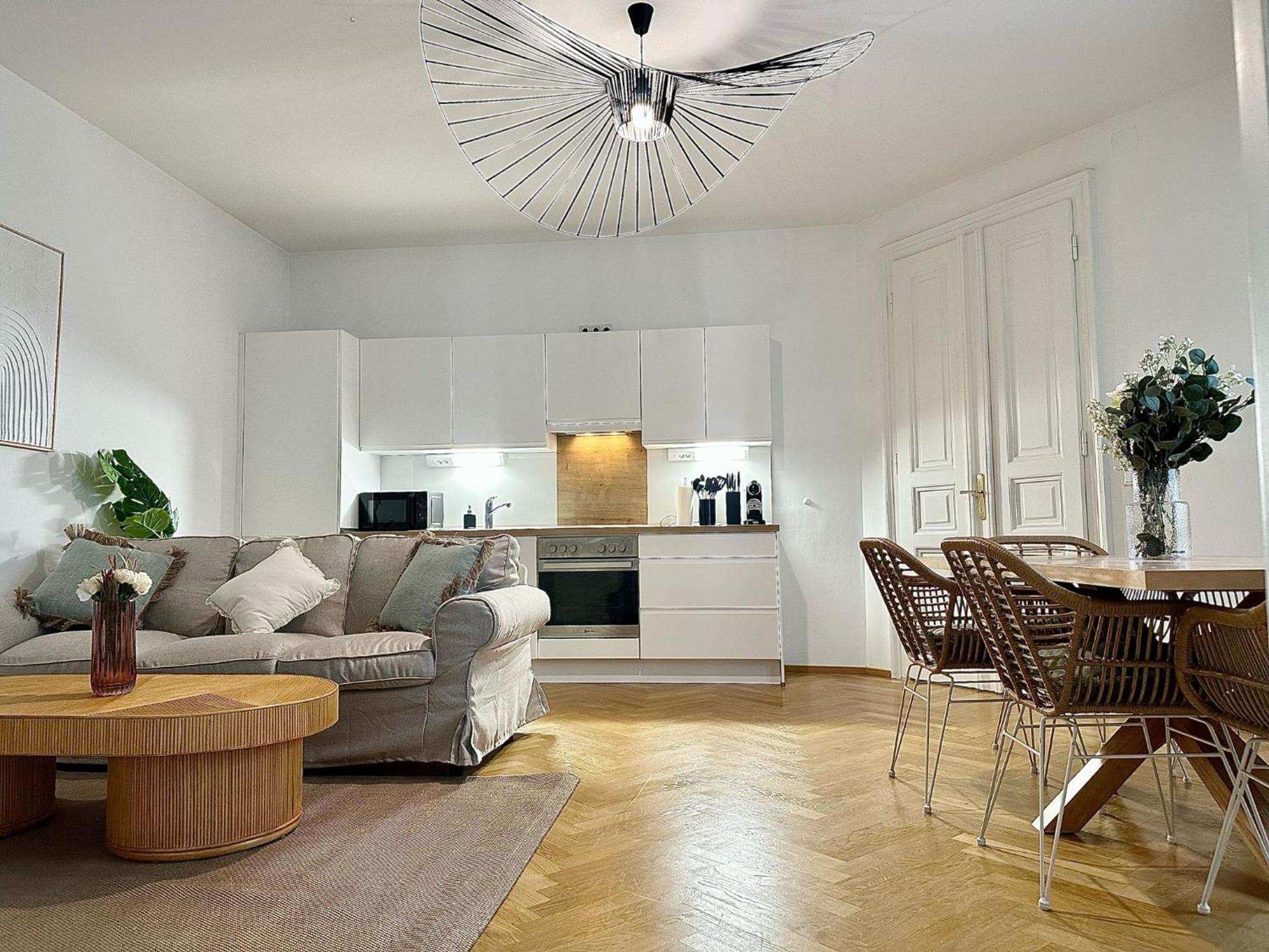 Designer Apartment Near Main Station Wenen Buitenkant foto