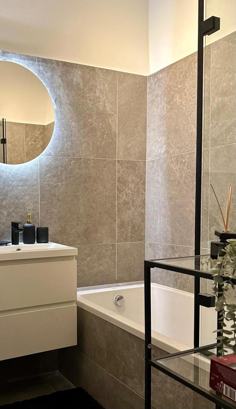 Designer Apartment Near Main Station Wenen Buitenkant foto